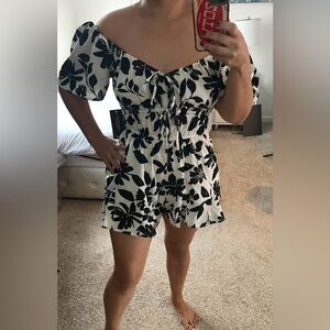 Blush floral Women's romper Size Large